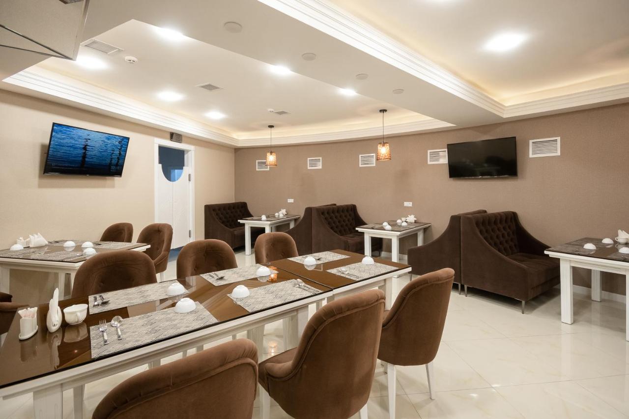 Tantana Hotel Fargʻona Buitenkant foto