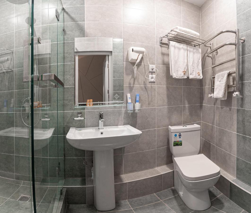 Tantana Hotel Fargʻona Buitenkant foto